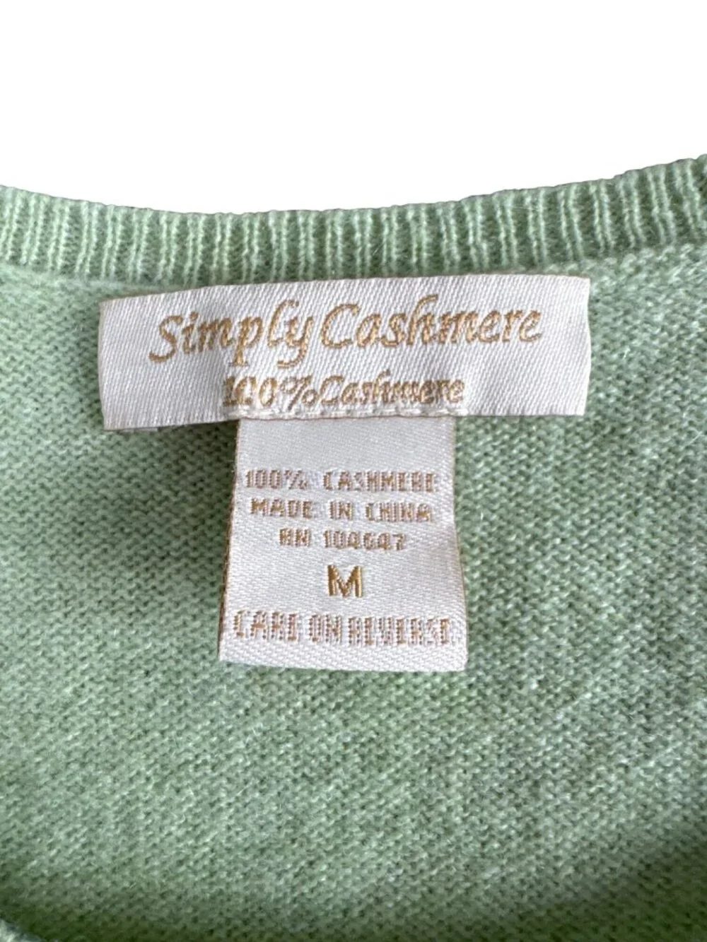 Simply Cashmere 100% Cashmere Sweater Green Crewneck Women M Soft Luxe Cozy Chic